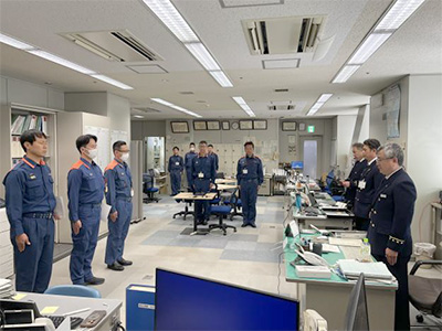 「指導管制員の証」交付式