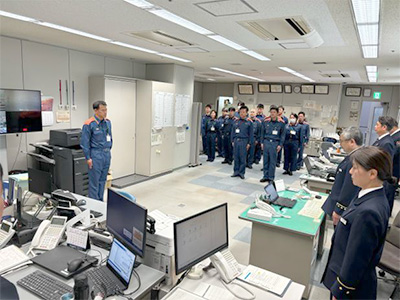 「指導管制員の証」交付式